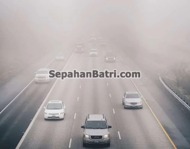 فاصله زیادی بین خودروتان و خودروی جلویی قرار دهید