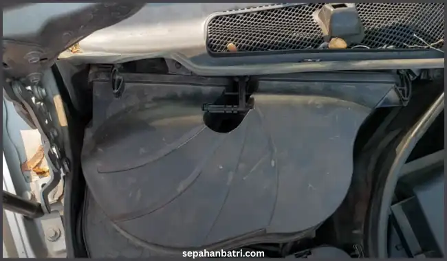 محل باتری مرسدس بنز C350 کوپه-1